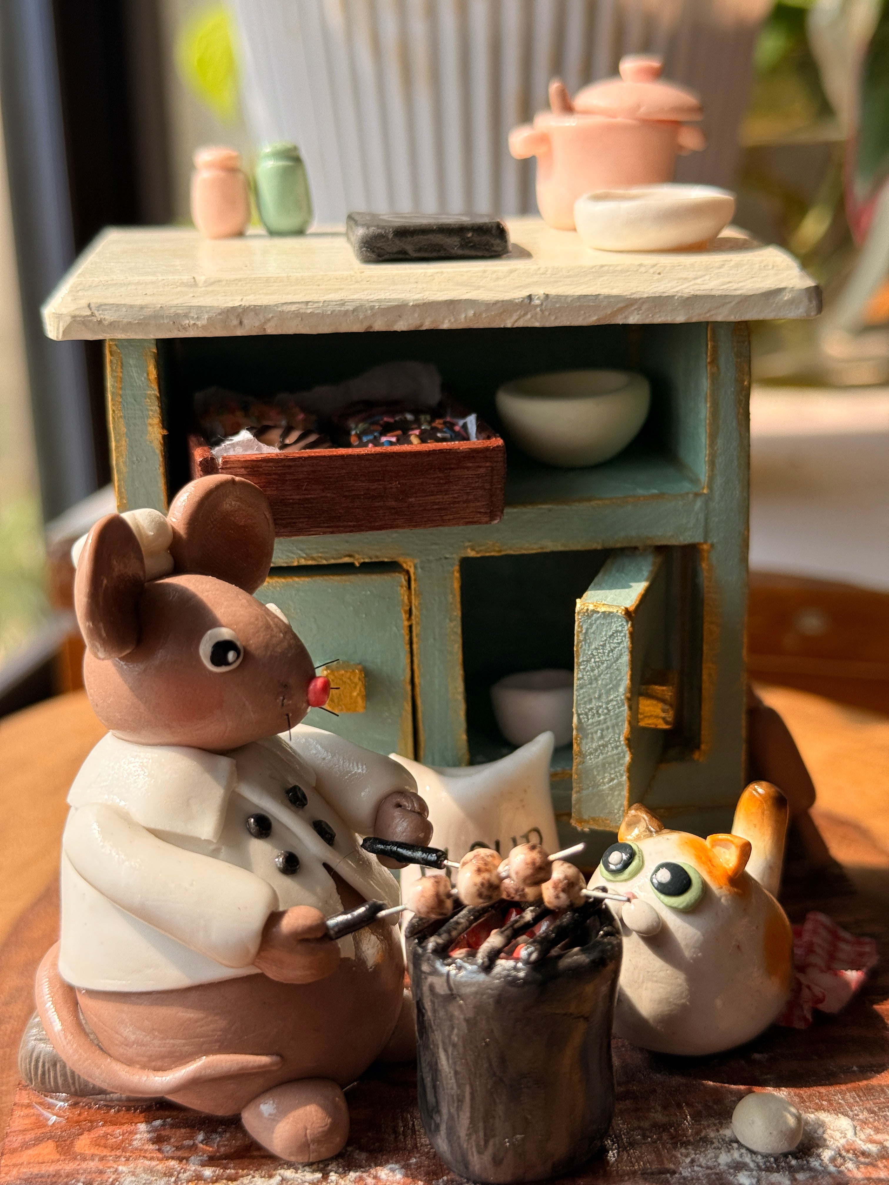 Cozy Little Kitchen – Handmade Miniature Dining Table Diorama